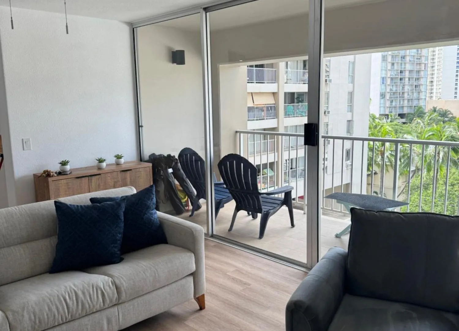 Luxury Upscale Condo In The Heart Of Wikiki Honolulu