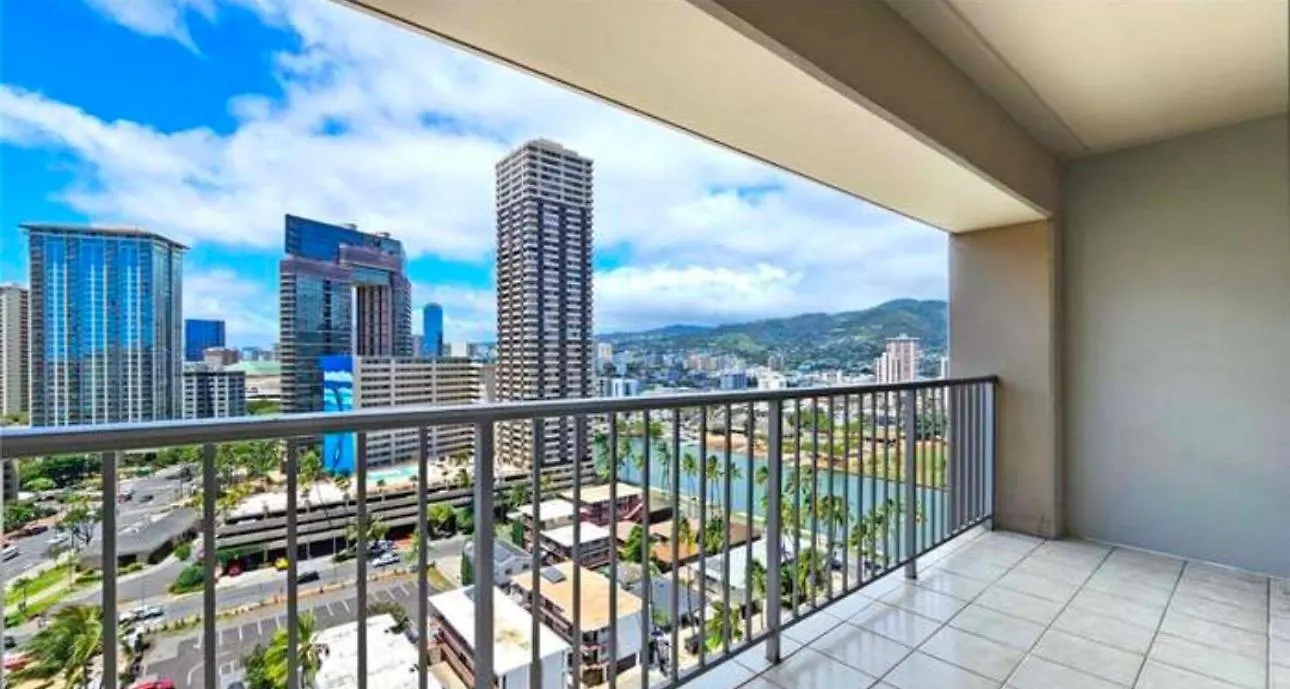 Luxury Upscale Condo In The Heart Of Wikiki contacts